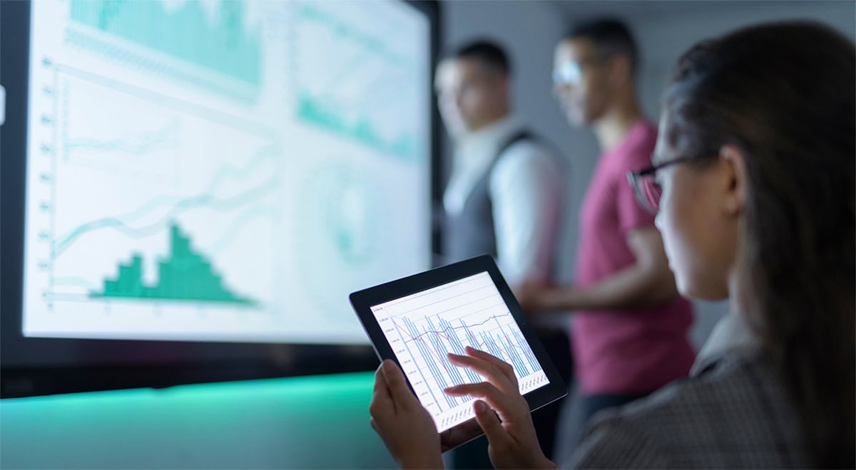 Enhance business agility with embedded reporting insights