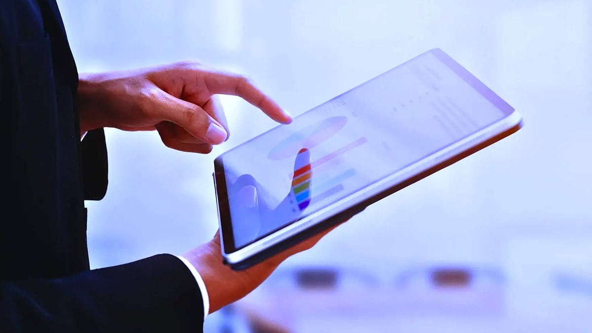 Software asset management and embedded analytics