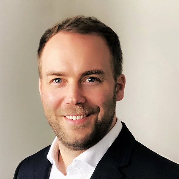 Florian Schönknecht headshot